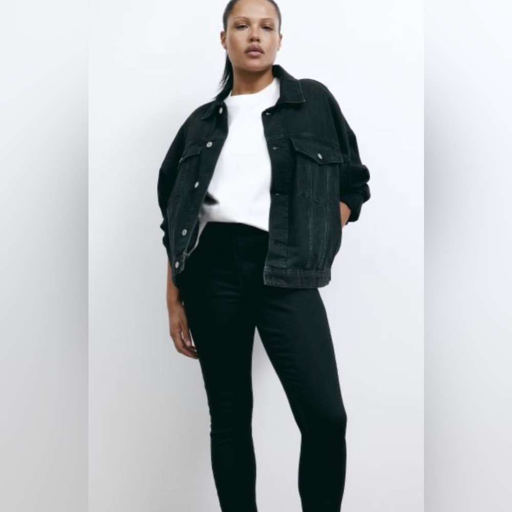 H&M Ladies Black Denim Curvy Fit Ultra High Ankle Jeggings! BNWOT! Plus Size!
